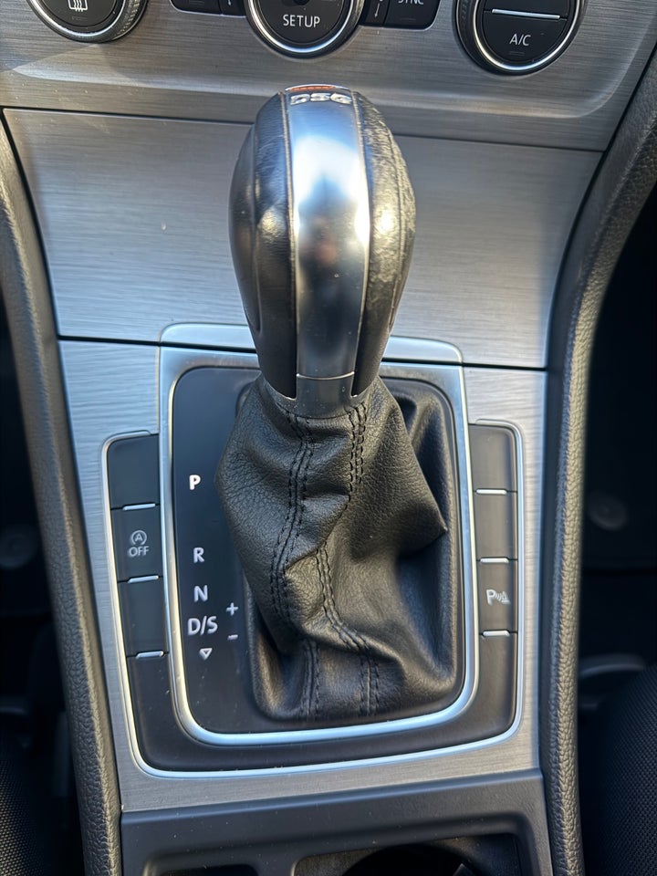 VW Golf VII 1,6 TDi 105 Highline DSG BMT 5d