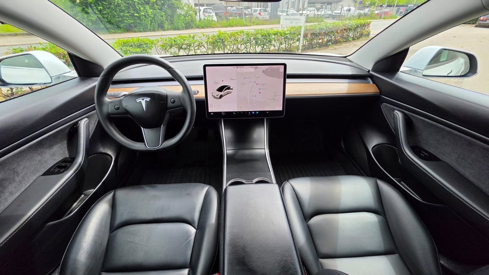 Tesla Model 3 Long Range AWD 4d