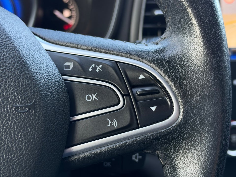 Renault Megane IV 1,2 TCe 100 Zen 5d