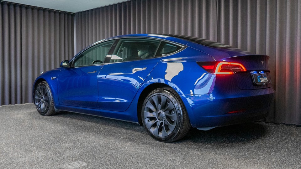 Tesla Model 3 Long Range AWD 4d