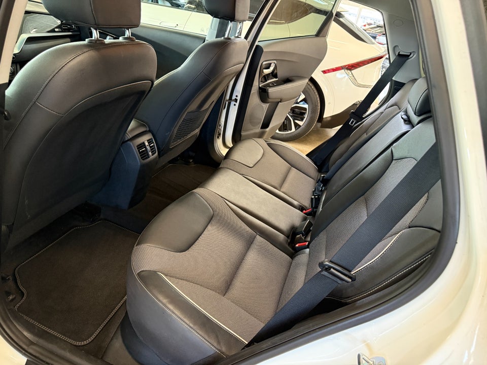 Kia e-Niro 64 Advance 5d