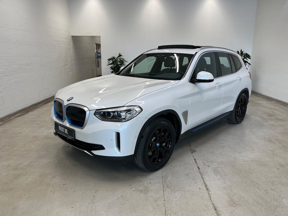 BMW iX3 Charged 5d