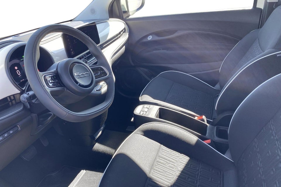 Fiat 500e 42 Icon Plus 3d