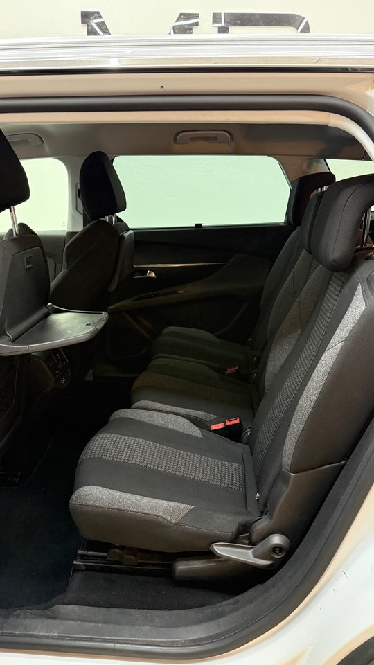 Peugeot 5008 1,2 e-THP 130 Allure 7prs 5d