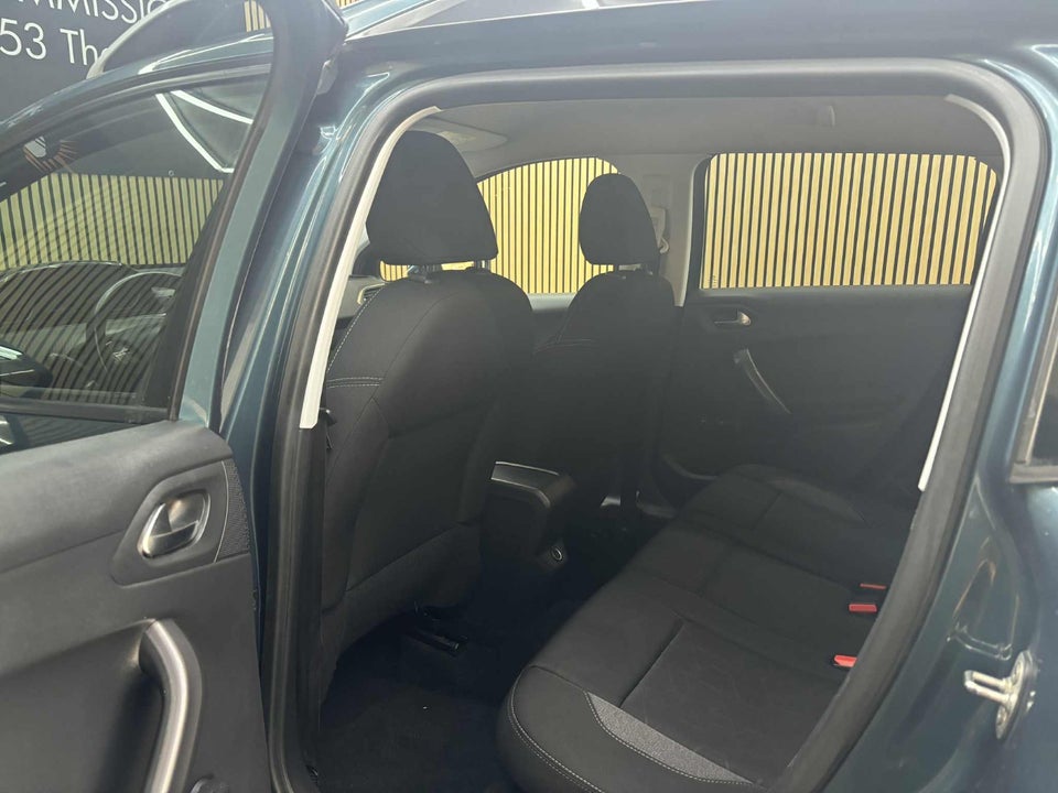 Peugeot 2008 1,2 VTi 82 Active 5d