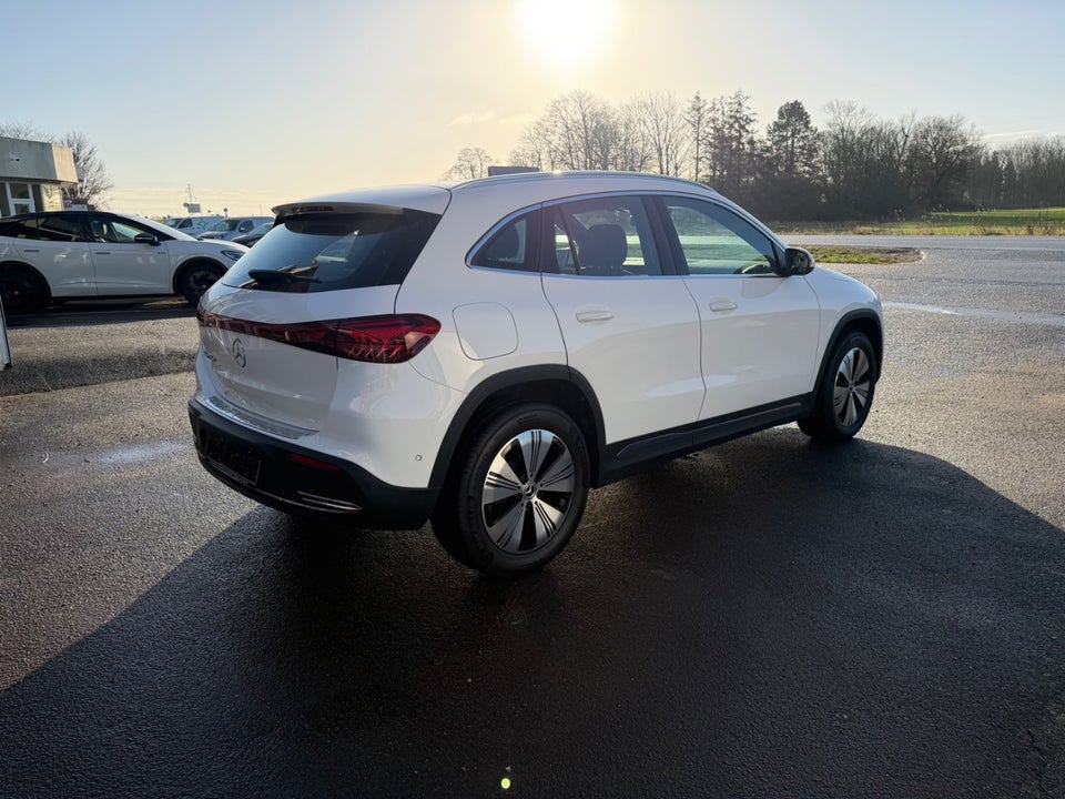 Mercedes EQA250+ Progressive 5d