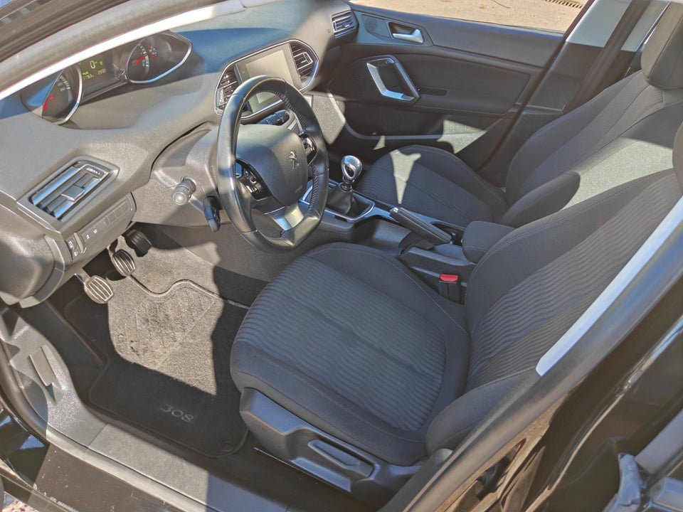 Peugeot 308 1,6 BlueHDi 120 Style SW 5d