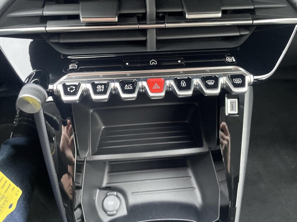 Peugeot e-208 50 Style 5d