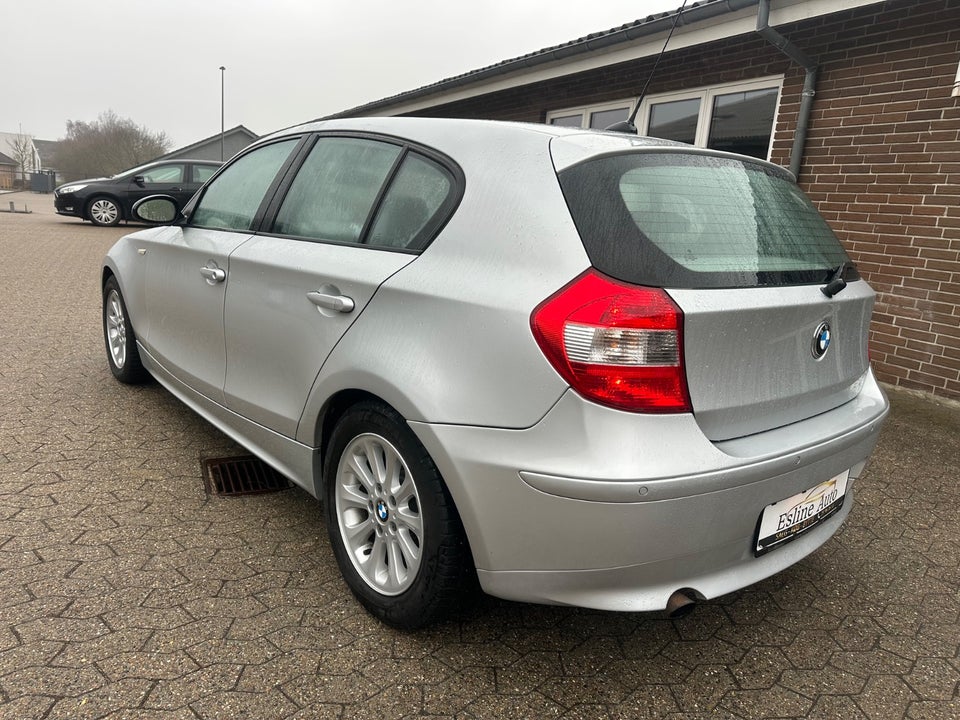 BMW 120i 2,0 Advantage aut. 5d