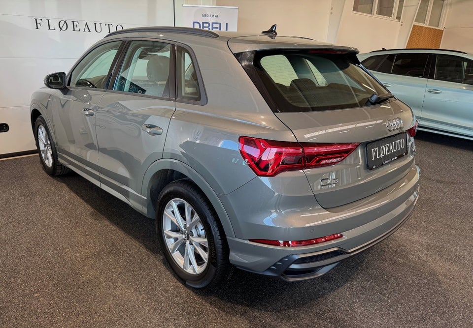 Audi Q3 35 TDi S-line S-tr. 5d