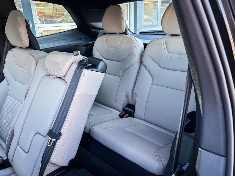 Volvo EX90 Plus 7prs 5d