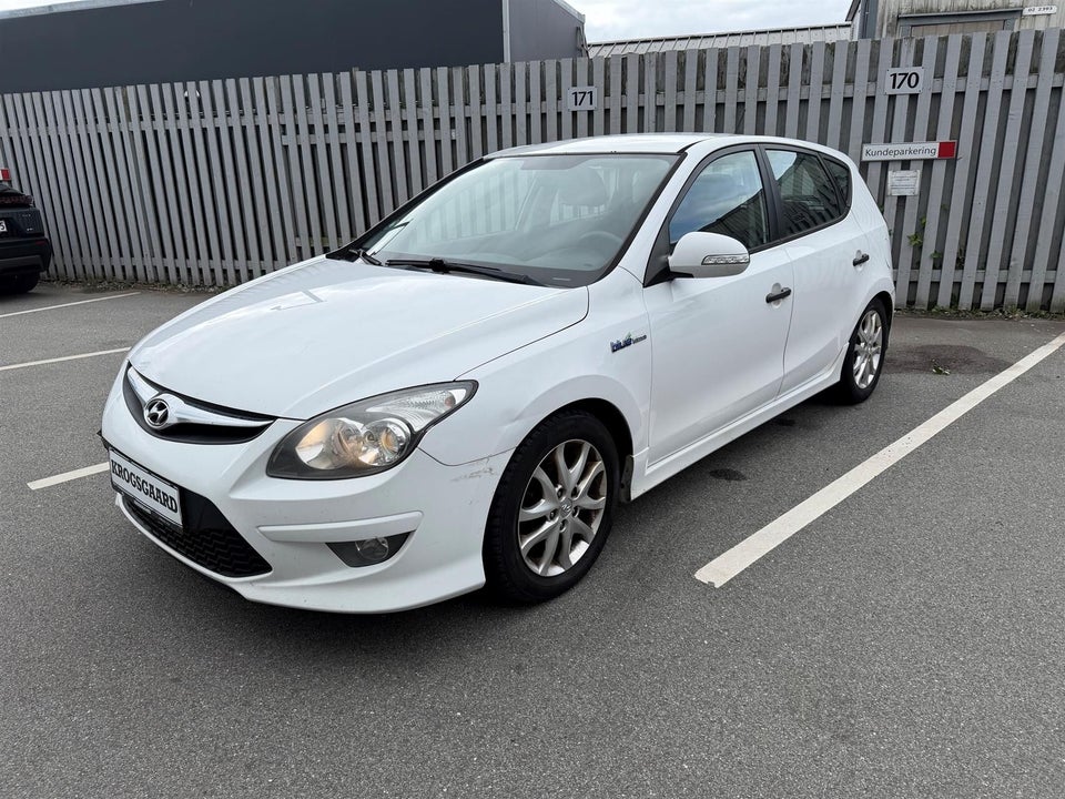 Hyundai i30 1,6 CRDi 90 Classic 5d