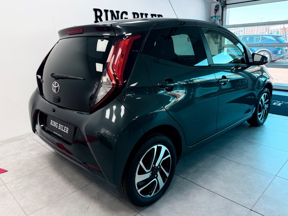 Toyota Aygo 1,0 VVT-i x-press 5d