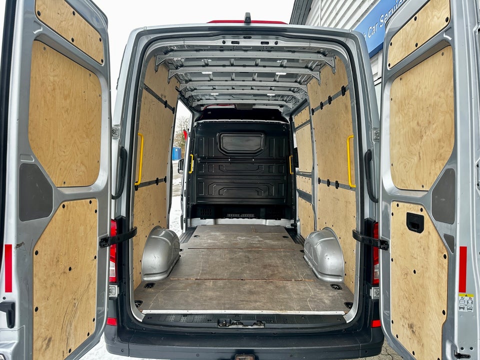 VW Crafter 35 2,0 TDi 177 Kassevogn L3H3 aut.