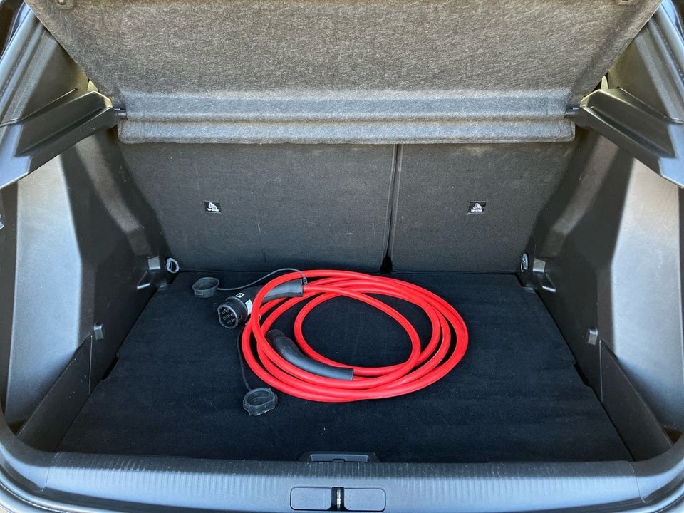 Peugeot e-2008 50 GT 5d