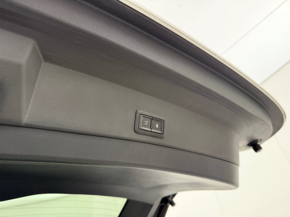 Hongqi E-HS9 99 Premium 5d