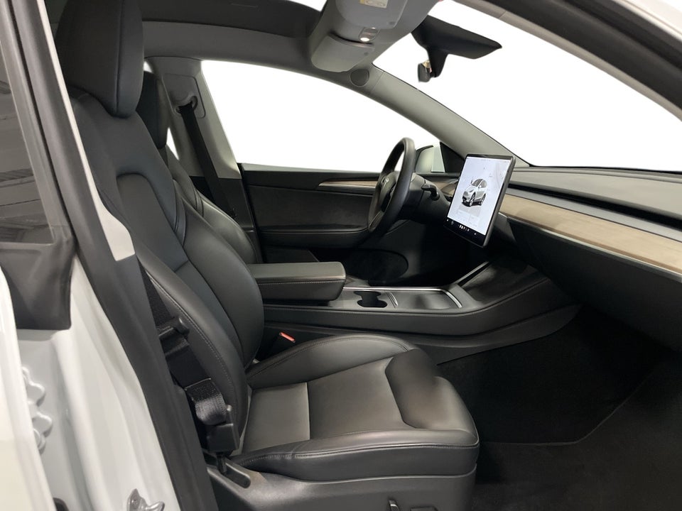Tesla Model Y Long Range AWD 5d