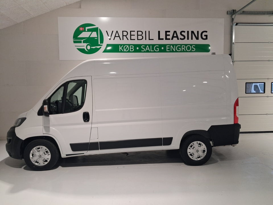 Peugeot Boxer 435 2,2 BlueHDi 165 L2H2 Premium