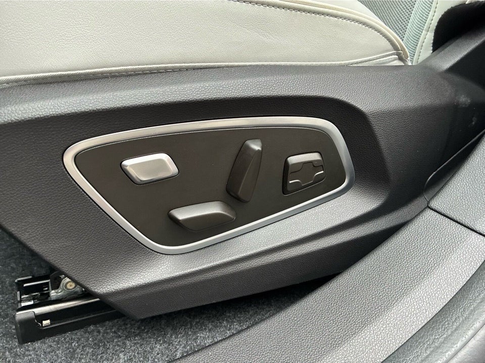 Renault Scenic E-Tech 87 Iconic 5d