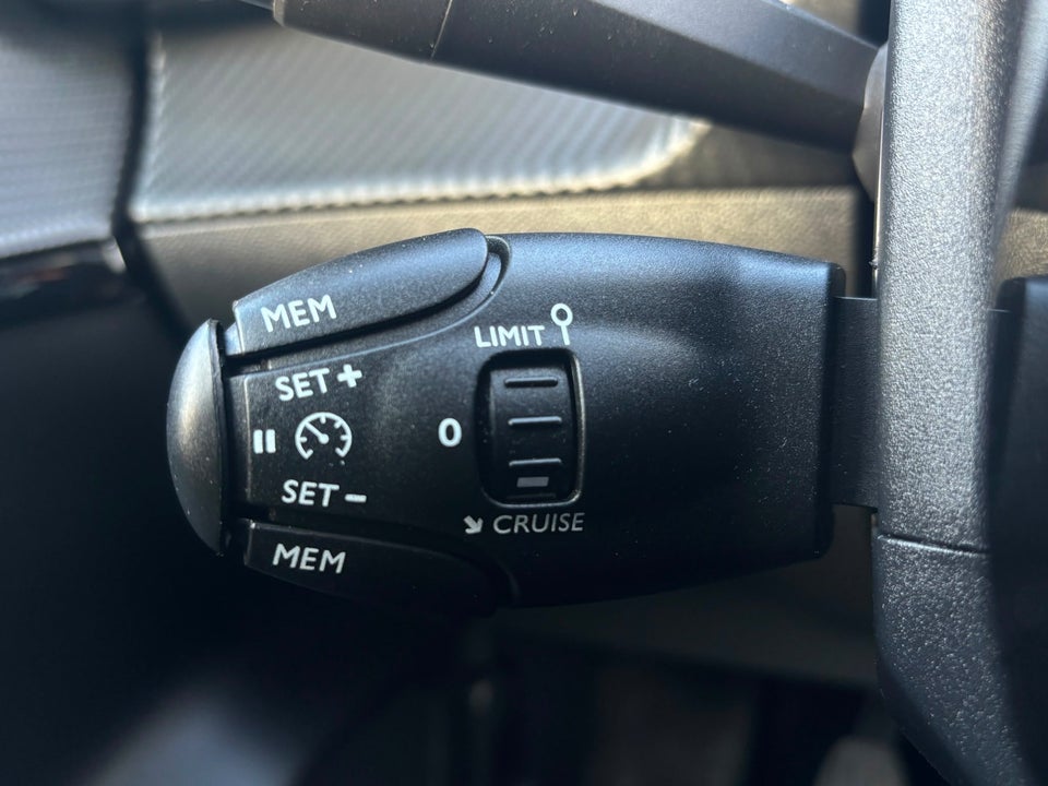 Peugeot 208 1,2 PureTech 75 Supreme 5d