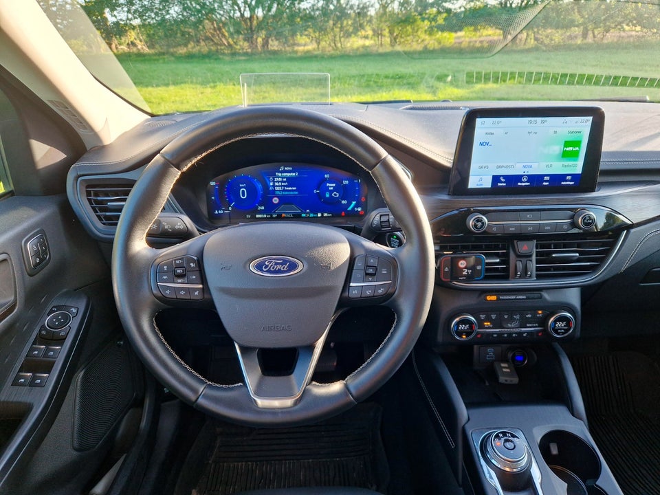 Ford Kuga 2,5 PHEV Vignale CVT 5d