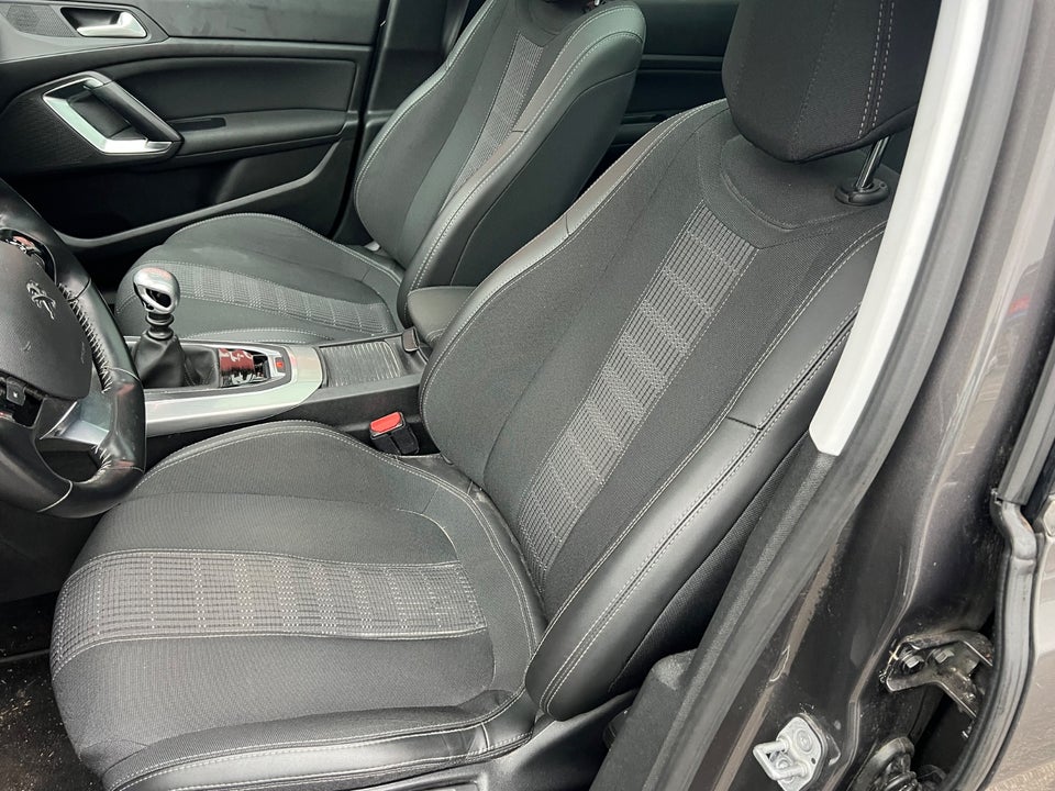 Peugeot 308 1,5 BlueHDi 130 Selection Sky SW 5d