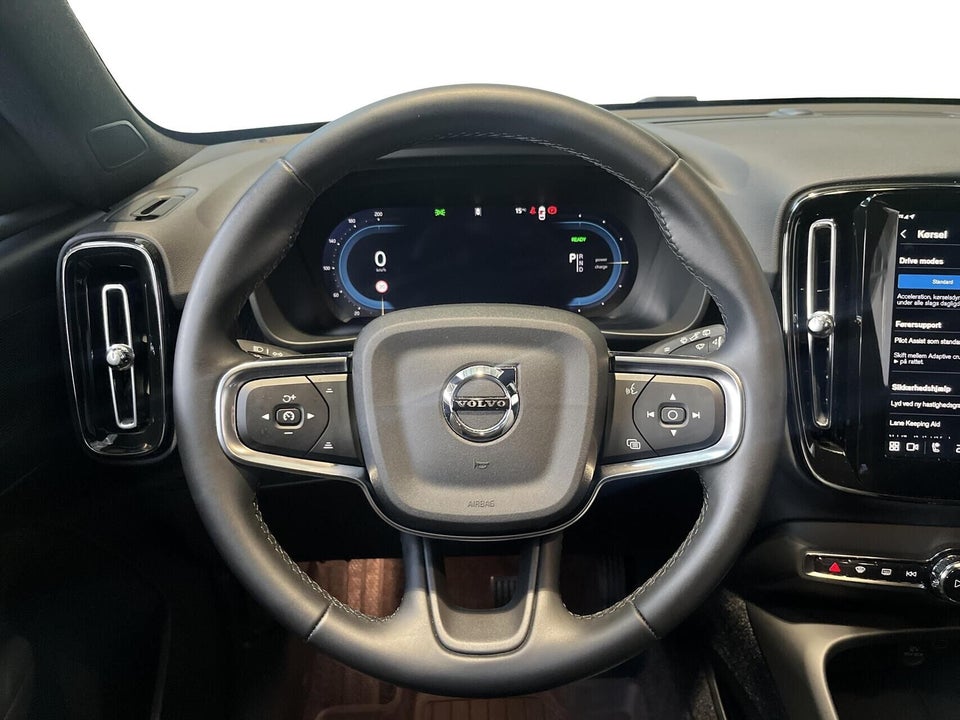 Volvo EX40 Extended Range Plus 5d