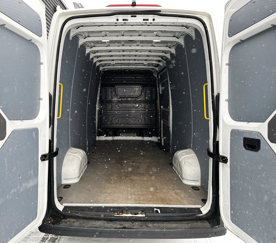 VW Crafter 35 2,0 TDi 177 Kassevogn L4H3