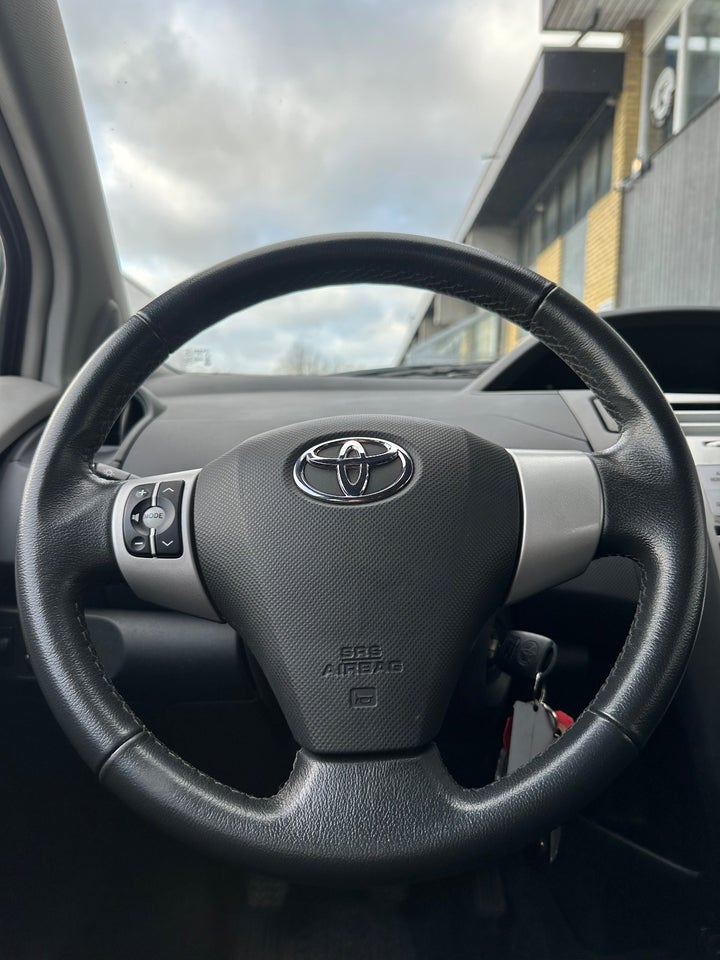 Toyota Yaris 1,3 Luna 5d