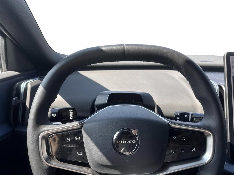 Volvo EX30 Extended Range Plus 5d