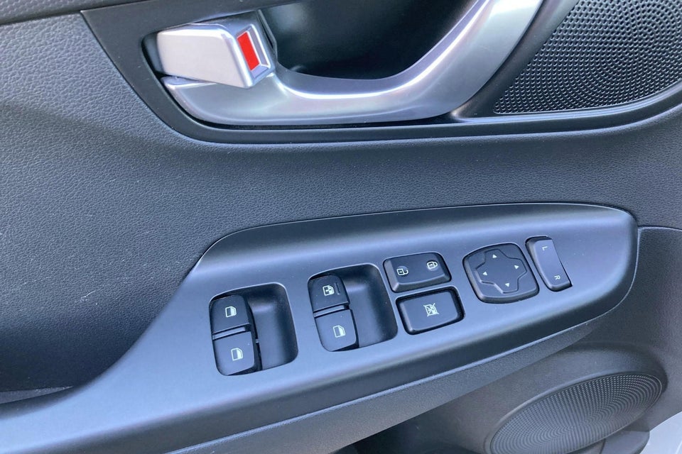 Hyundai Kona 64 EV Essential 5d