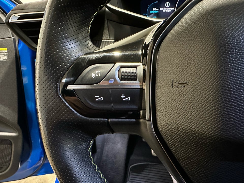 Peugeot e-208 50 GT 5d