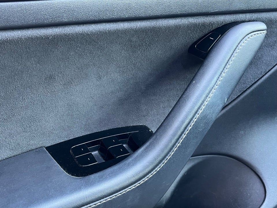 Tesla Model 3 Standard Range+ RWD 4d