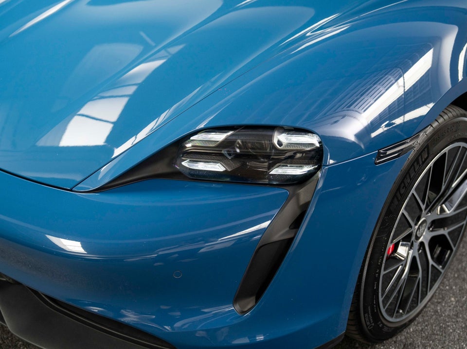 Porsche Taycan 4S Performance+ 4d