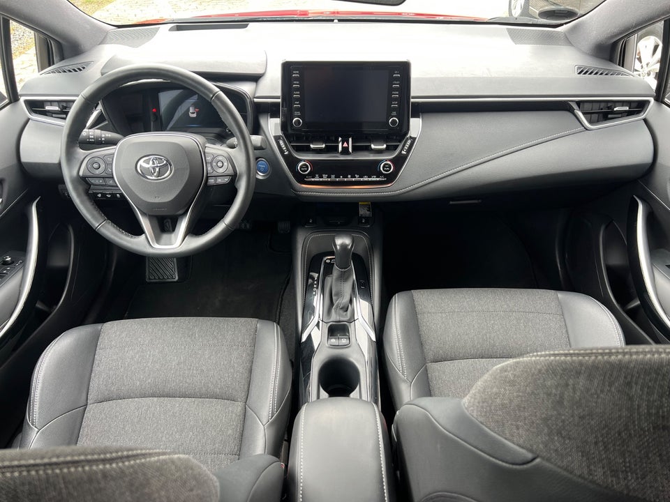 Toyota Corolla 1,8 Hybrid Active Premium Touring Sports MDS 5d