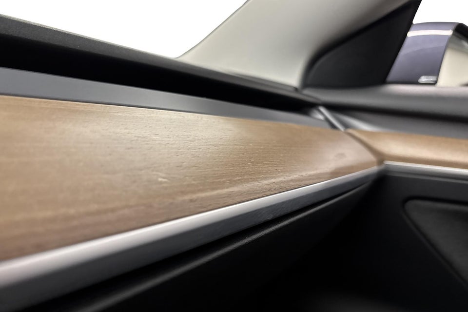 Tesla Model 3 Long Range AWD 4d