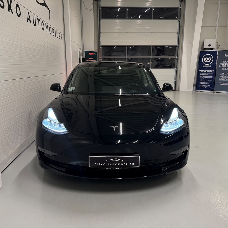 Tesla Model 3 Long Range AWD 4d