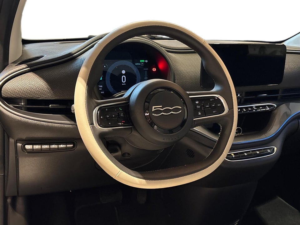 Fiat 500e 42 la Prima by Bocelli 3d