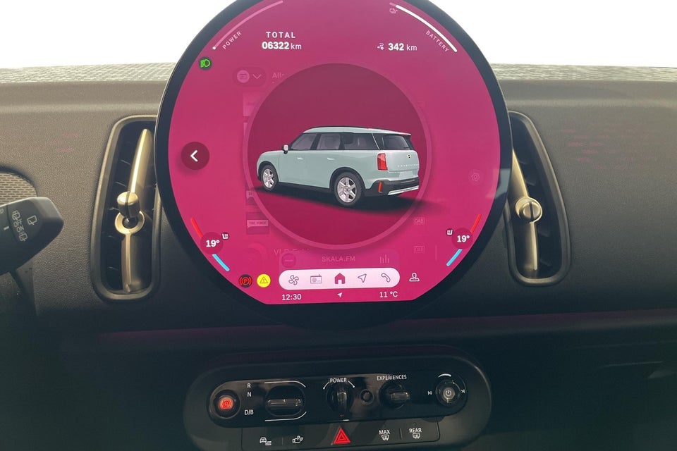 MINI Countryman E Essential Trim XS 5d