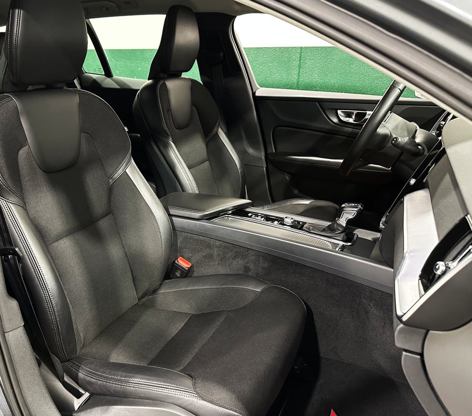 Volvo V60 2,0 D4 190 Momentum aut. 5d