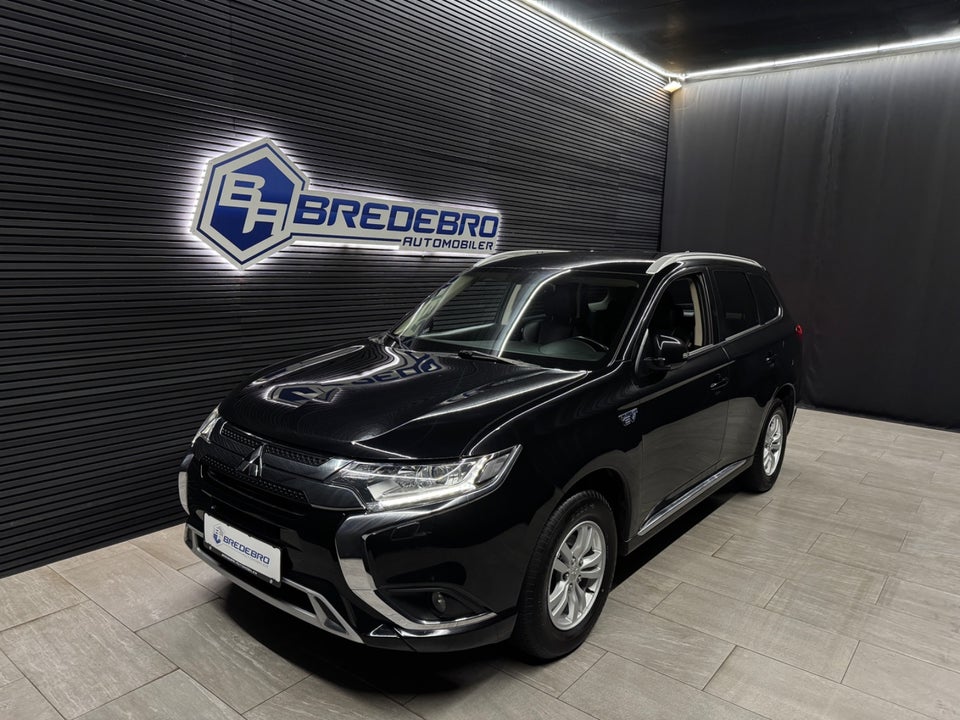 Mitsubishi Outlander 2,4 PHEV Invite+ CVT 4WD 5d