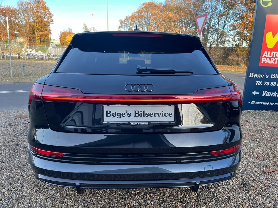 Audi e-tron 55 S-line quattro 5d