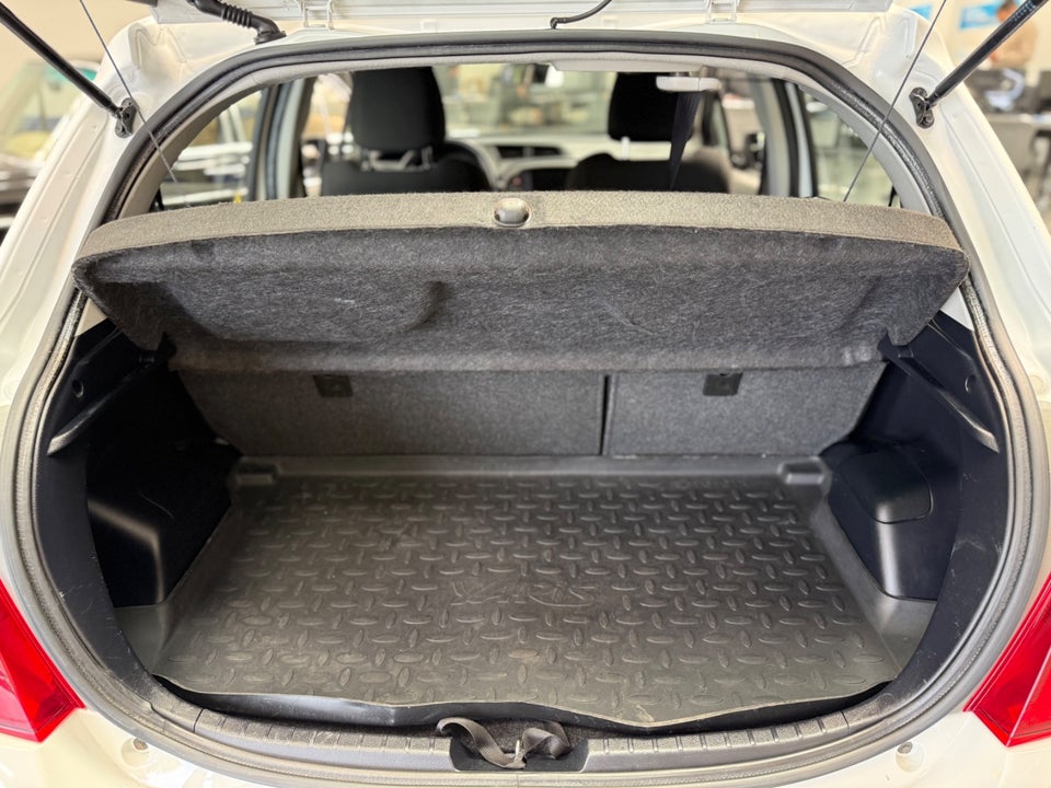 Toyota Yaris 1,0 VVT-i T1 Style 5d