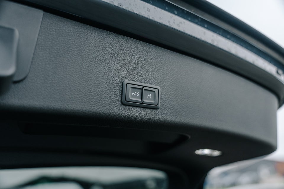 Audi Q8 e-tron 55 Advanced quattro 5d