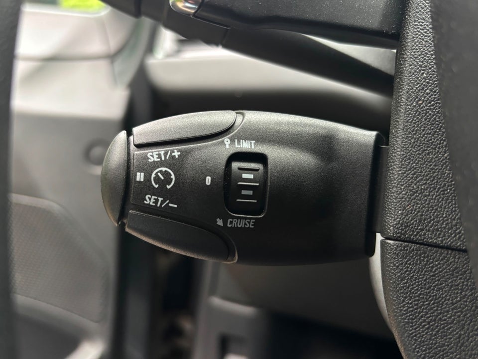 Peugeot 208 1,2 e-VTi 82 Excite ESG 5d