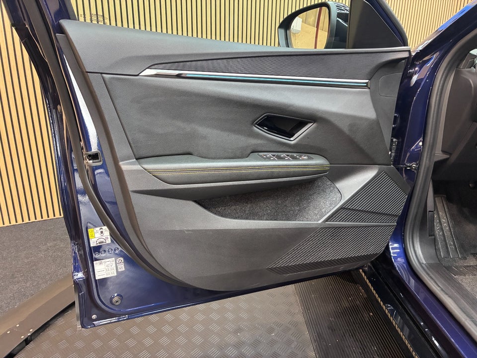 Renault Megane E-Tech 60 Techno 5d