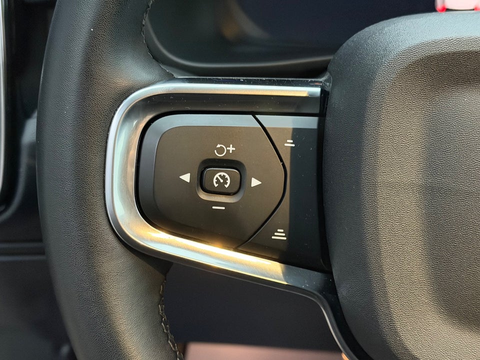 Volvo XC40 ReCharge Core 5d
