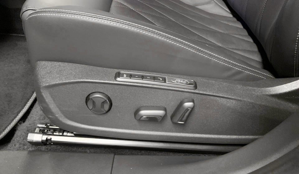 Ford Capri 82 Premium Extended Range 5d