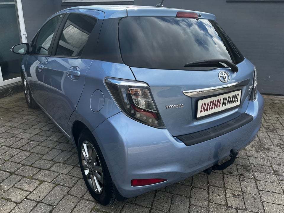 Toyota Yaris 1,3 VVT-i T2 5d