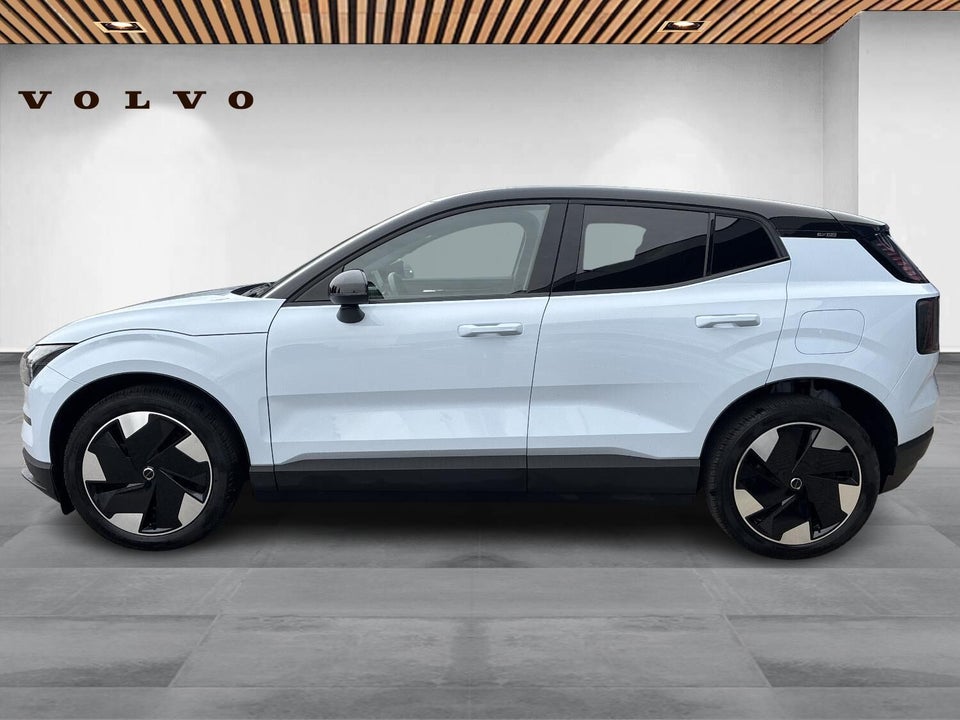 Volvo EX30 Extended Range Plus 5d